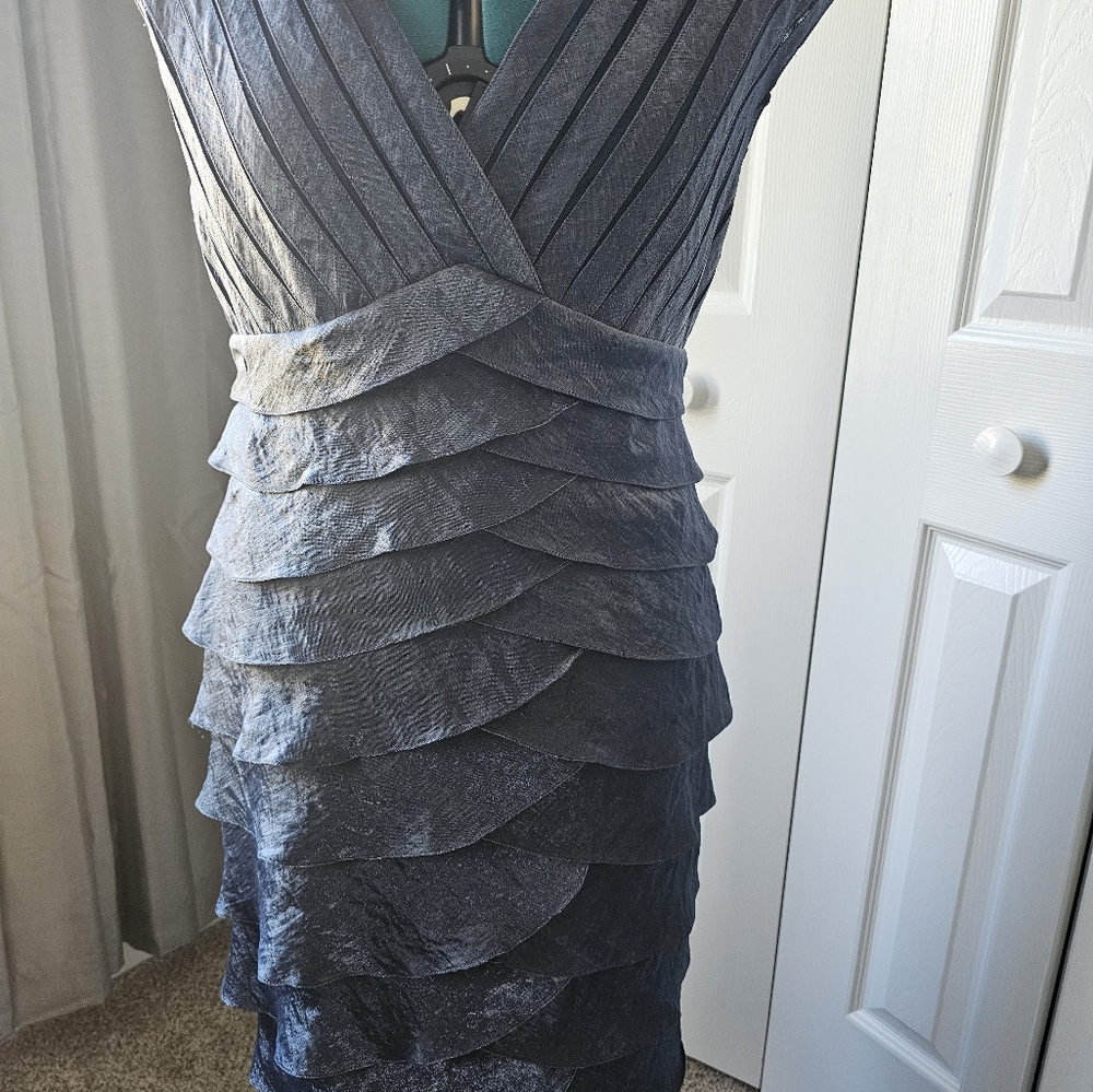 ADRIANA PAPELL iridescent sleeveless Blue dress